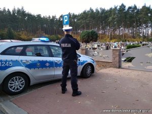 Akcja ZNICZ trwa - dziś kolejny dzień spodziewanego dużego natężenia ruchu na drogach. Bądźmy ostrożni!