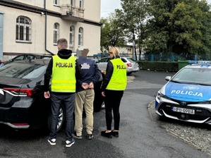 UCIEKAŁ PRZED POLICJĄ