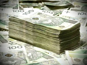UWIERZYŁA ŻE ROZMAWIA Z POLICJANTEM Z CBŚP.  STRACIŁA  130.000 ZŁOTYCH