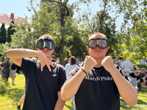 JAK ZADBAĆ O BEZPIECZEŃSTWO NA WAKACJACH