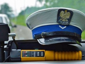 TRZEŹWY KIEROWCA I SPRAWNY AUTOKAR TO PODSTAWA.  DZIĘKI REGULARNYM KONTROLOM AUTOKARÓW,  POLICJANCI NIE DOPUŚCILI BY DWÓCH KIEROWCÓW NARAZIŁO NAJMŁODSZYCH PODRÓŻNYCH