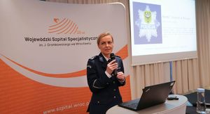 „Między światem realnym a cyfrowym – zdrowie psychiczne dzieci i młodzieży w świecie pełnym niepewności” – konferencja naukowa z udziałem dolnośląskich policjantów