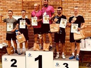 TURNIEJ  BADMINTONA - OSTATNI SMASH ROKU