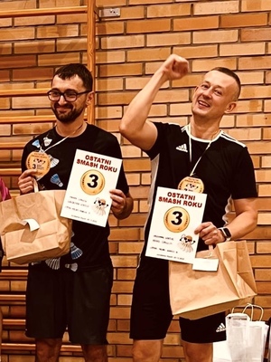 TURNIEJ  BADMINTONA - OSTATNI SMASH ROKU