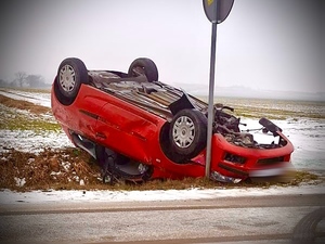 TRUDNY PORANEK NA DROGACH POWIATU