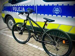 POLICJANCI ZATRZYMALI SPRAWCĘ KRADZIEŻY ROWERU