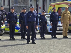 W HOŁDZIE TRAGICZNIE ZMARŁEMU POLICJANTOWI