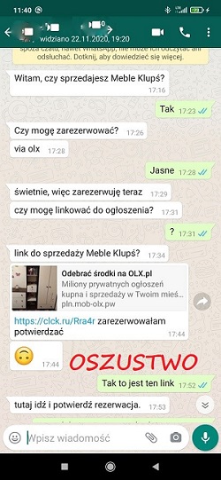 Na zdjęciu widoczny zrzut ekranu z telefonu komórkowego zawierający przykładową korespondencję oszusta z ofiarą.